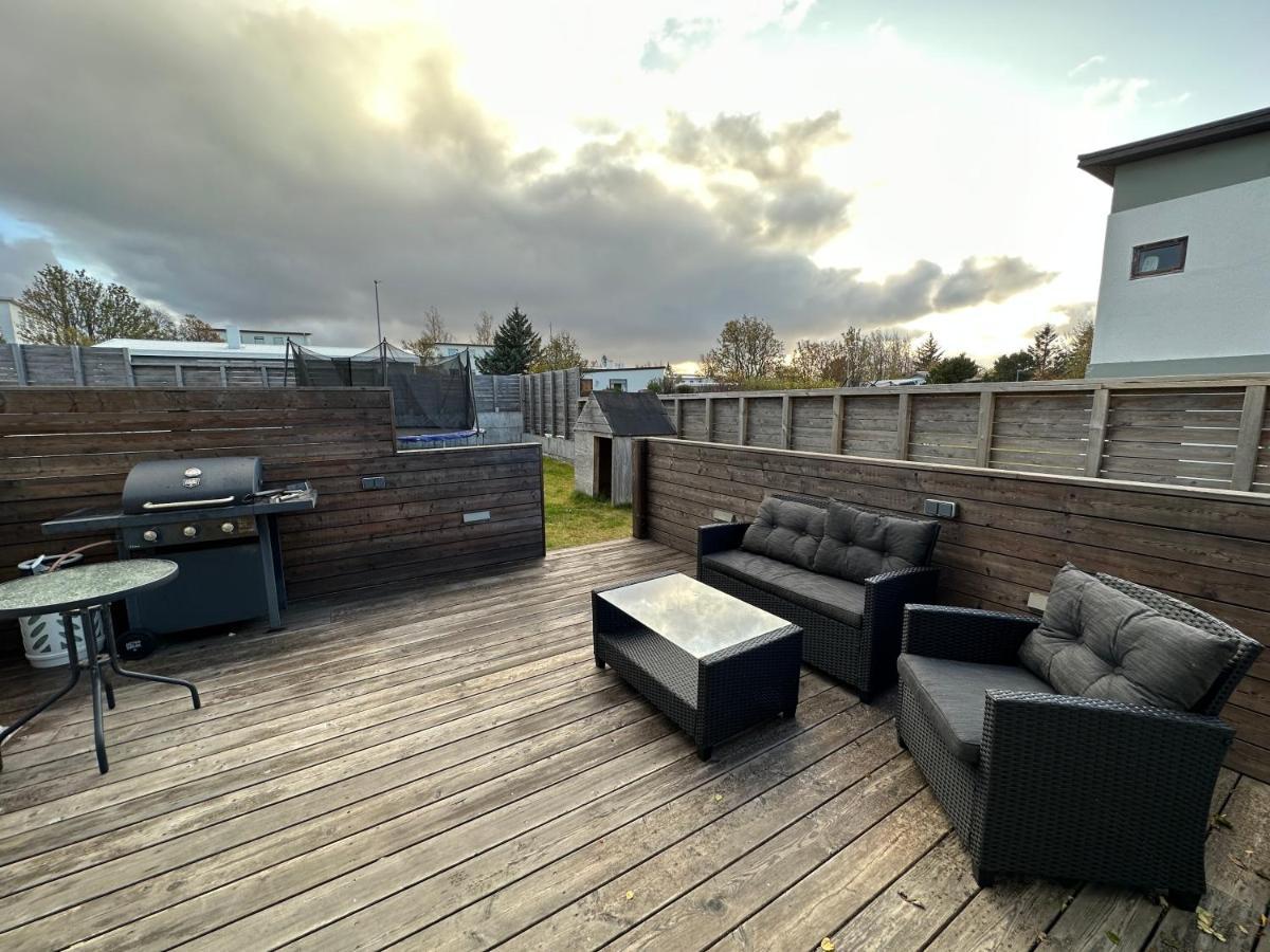 Spacious And Family Friendly Apartment In Kopavogur 雷克雅維克 外观 照片